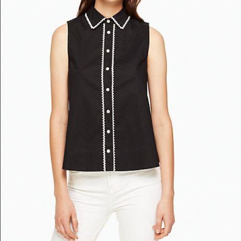 Lace Inset Sleeveless Top In Black